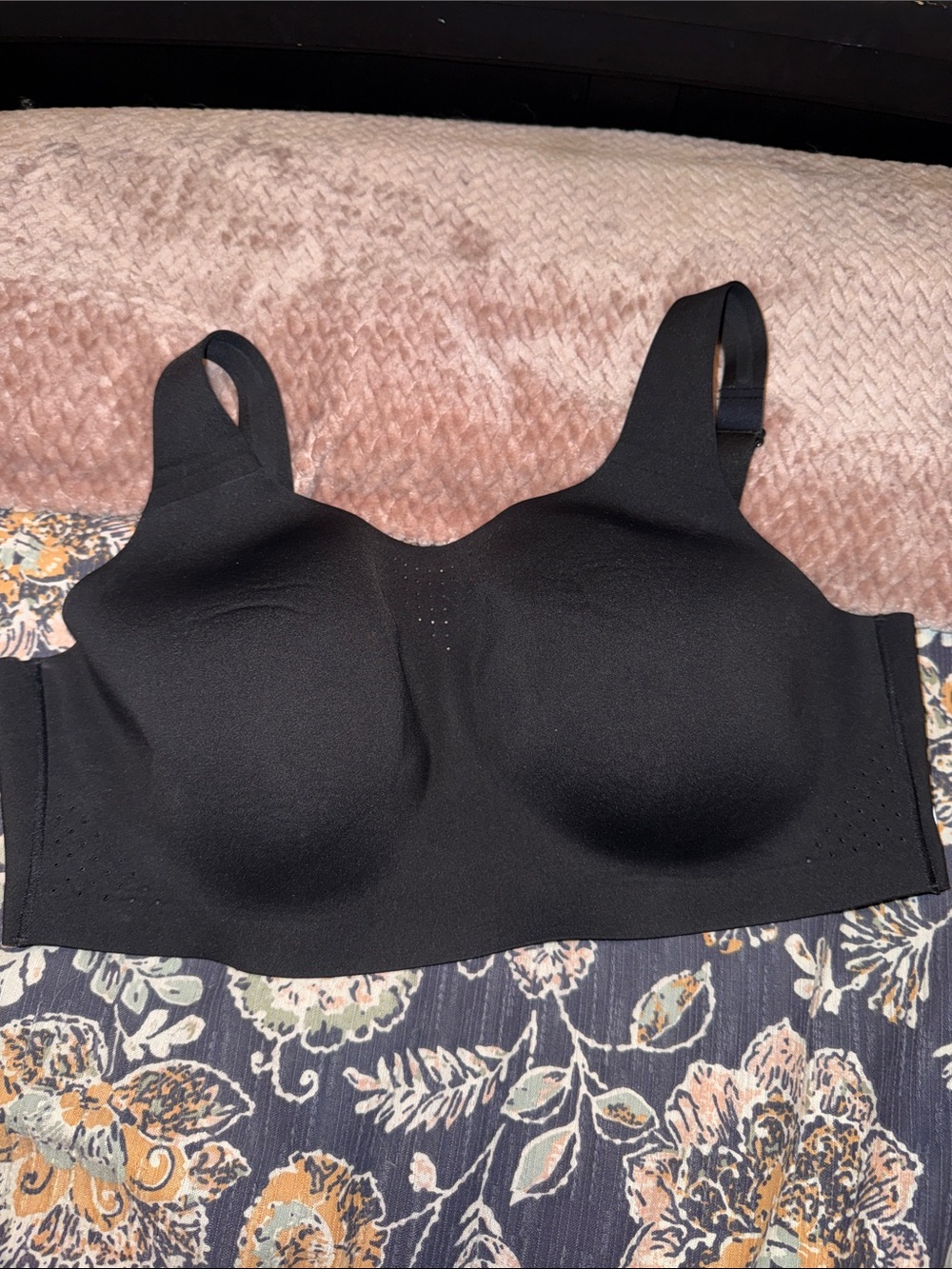 Victoria's Secret Black Wireless Smooth Moulded Bra